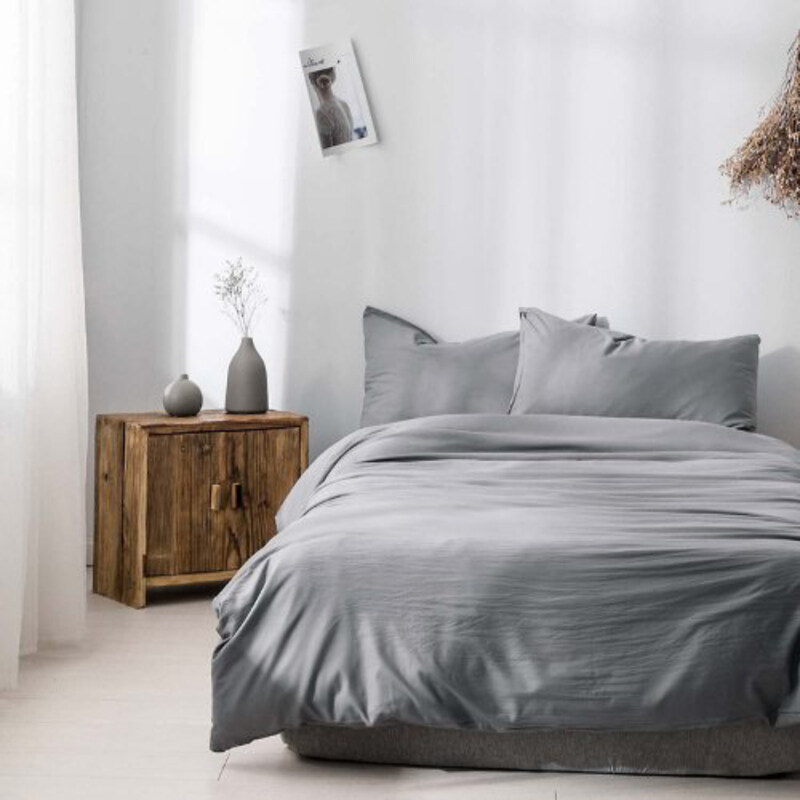 Luna Home 4-Piece Plain Dark Bedding Set, 1 Duvet Cover + 1 Fitted Bedsheet + 2 Pillow Covers, Grey, Single Size
Luna Home 4-Piece Plain Dark Bedding Set, 1 Duvet Cover + 1 Fitted Bedsheet + 2 Pillow Covers, Grey, Single Size
