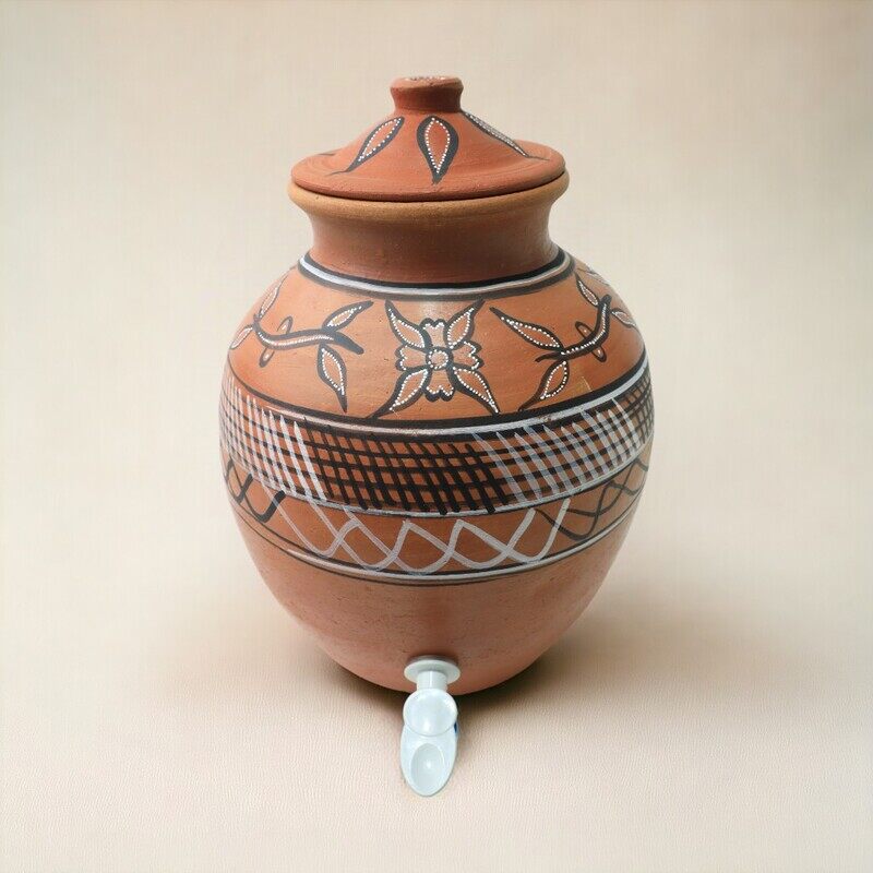 ARK Naturals ARK DhaaroVibes PureFlow Water Pot 9 Ltrs. Organic and Handcrafted by Village Artians. Mitti Matka Natural
ARK Naturals ARK DhaaroVibes PureFlow Water Pot 9 Ltrs. Organic and Handcrafted by Village Artians. Mitti Matka Natural