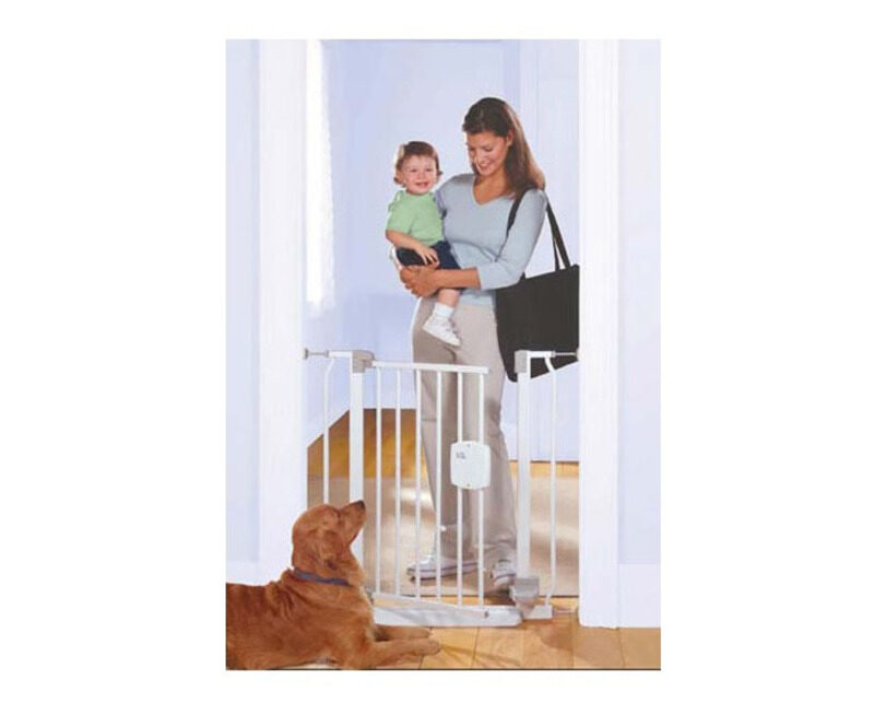 The First Years Hands Free Gate, White