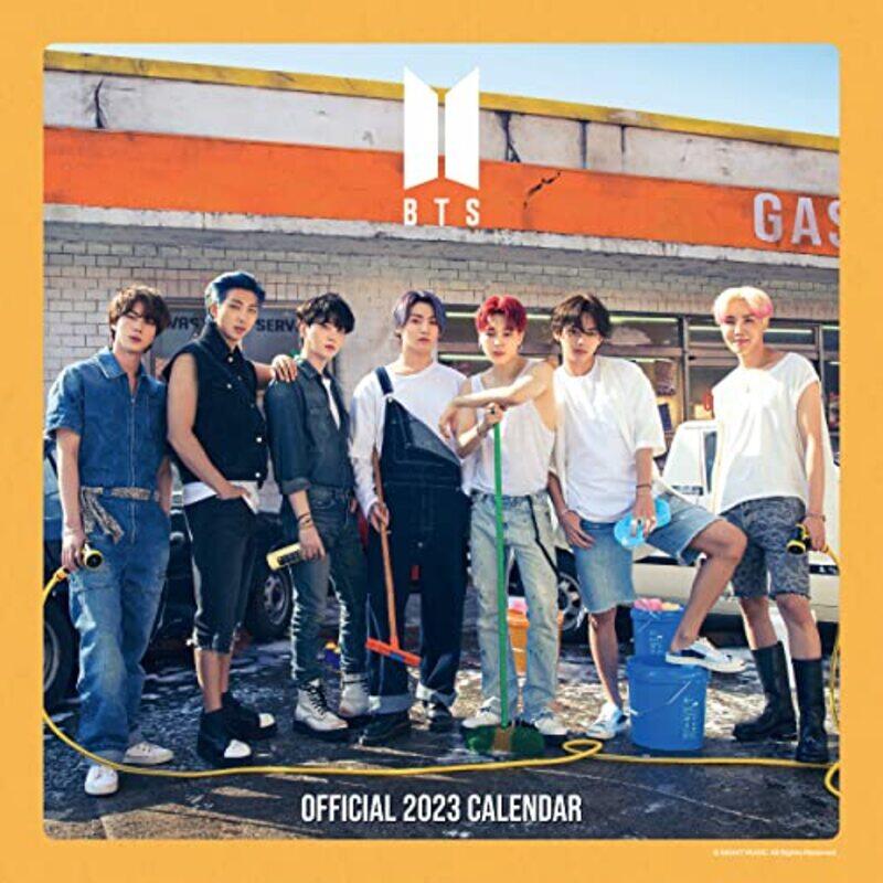 The BTS Square Calendar: (Multi-Language): 2023 , Paperback by Browntrout Wandkalender
The BTS Square Calendar: (Multi-Language): 2023 , Paperback by Browntrout Wandkalender