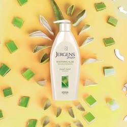 Jergens Soothing Aloe Refreshing Body Moisturizer, 400ml