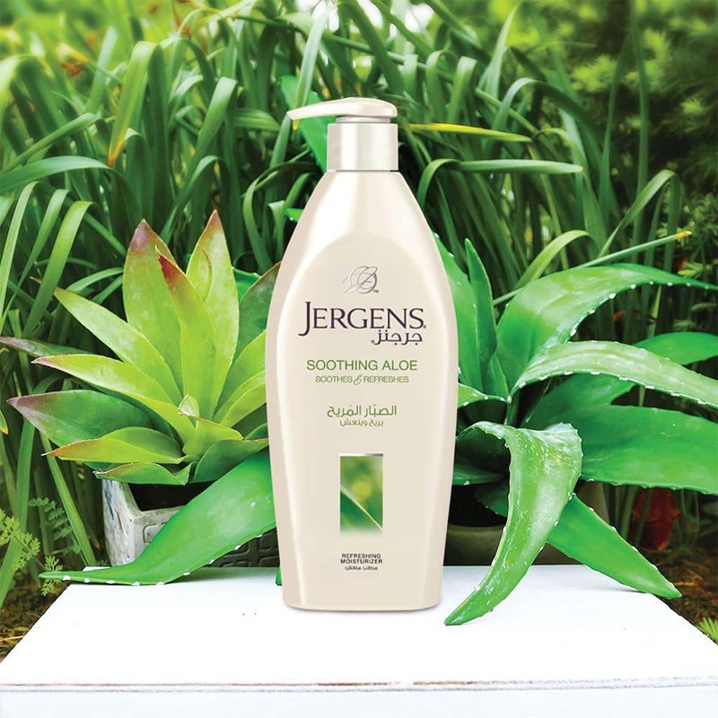 Jergens Soothing Aloe Refreshing Body Moisturizer, 400ml