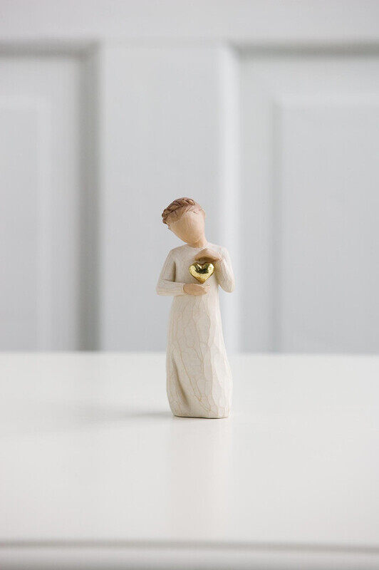 

Classic Willow Tree - KEEPSAKE - GIRL Figurine