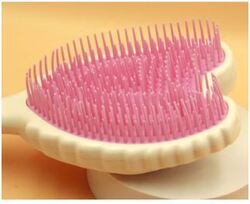 Prime Tangle Detangler Hairbrush Comb for Dry Hair, Gloss White/Pink, 1 Piece