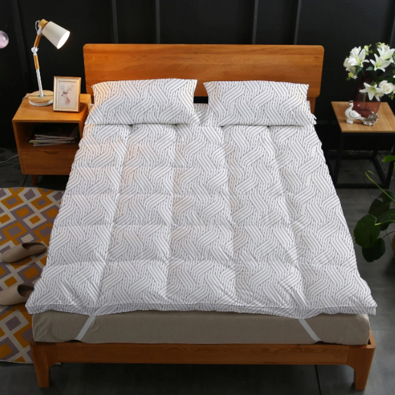 Cotton Home 3-Piece Geometric Mattress Topper Set, 1 Mattress Topper + 2 Pillow Covers, 140 x 200 + 8cm, Off White/Black