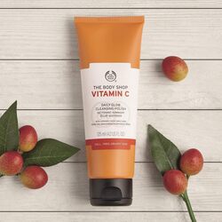 The Body Shop Vitamin C Daily Glow Cleansing Polish, 125ml