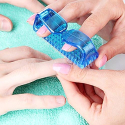 Vndeful Translucent Handle Nail Brush Nail Hand Scrubbing Cleaning Brush, 4 Pieces, Multicolour