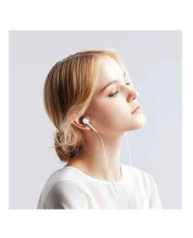 Wired In-Ear Earphones with Mic, White