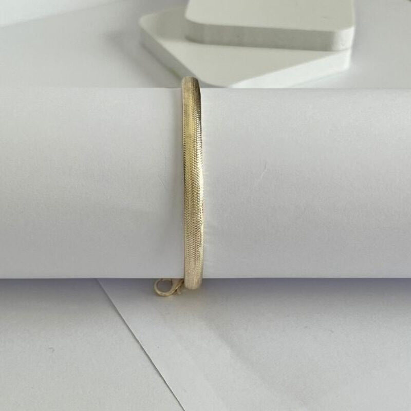 

Elegantix Serpent Bangle for Women, Gold