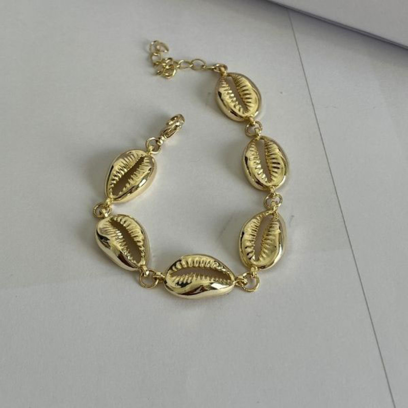 Elegantix Golden Sea Shells Bracelet for Women, Gold