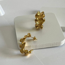 Elegantix Gold Plated Ruffled Stud Retro Glam Earrings for Women, Gold