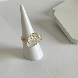 Elegantix Wired Natural Crystal Ring for Women, White Crystal