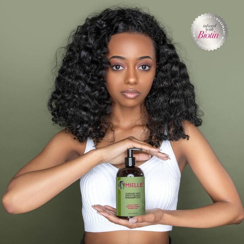 Mielle Organics Rosemary Mint Strengthening Full Set - Shampoo, Conditioner, Hair Mask, Hair Edge Gel, Rosemary Hair Oil, and Scrubber - for Hair Growth - Infused with Biotin, Strengthens Weak Hair.