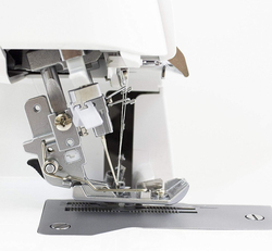 Juki Serger Push Button Jet Air Looper Threader Sewing Machine, MO-1000, White