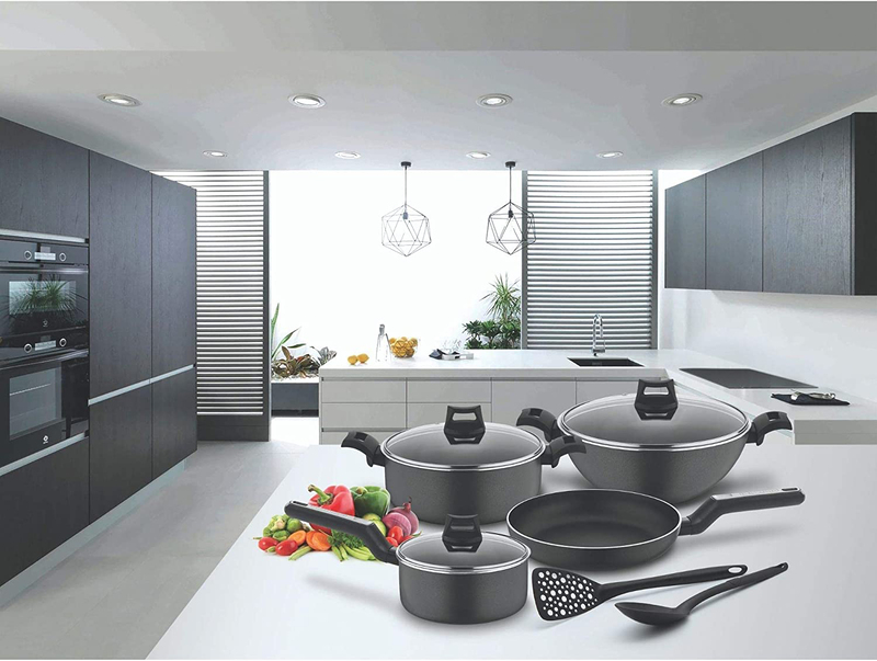 Black + Decker 9-Piece Non-Stick Cookware Set with 5 Layer PTFE Spray Coating, 64 x 35.4 x 20.2cm, Black