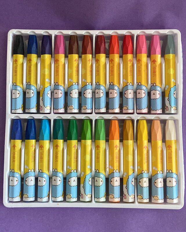 

Generic Little Fish Hexagonal Senior Crayons 24 Color R1S5