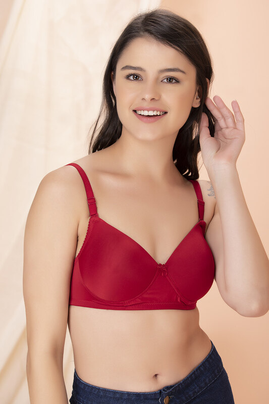 

Clovia Padded Non-Wired Full Cup Multiway T-shirt Bra in Red