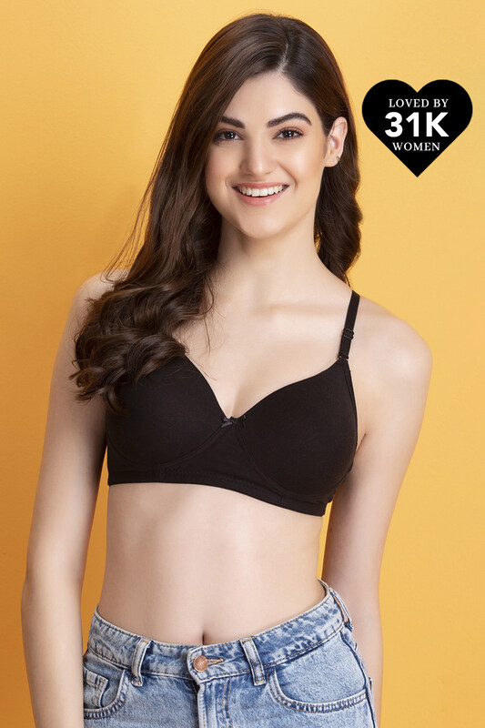 

Clovia Padded Non-Wired Full Coverage Multiway T-Shirt Bra In Black