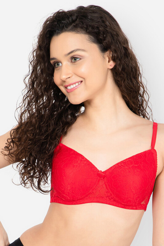 

Clovia Padded Non-Wired Full Cup Multiway Bra in Red - Lace