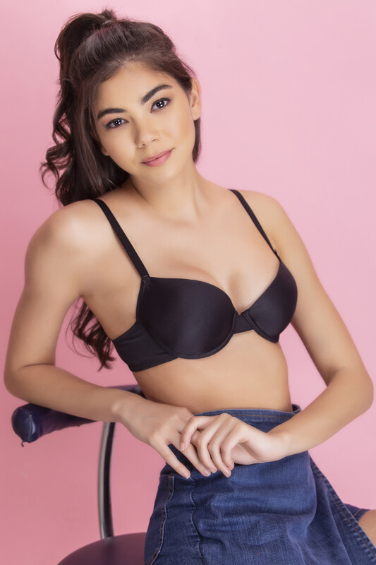 

Clovia Padded Underwired Demi Cup Plunge Bra in Black