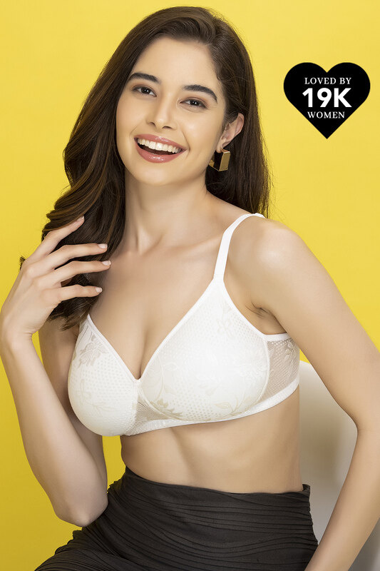 

Clovia Lace Padded Non-Wired Full Coverage Bra in White