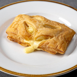 L'Arome Patisserie Custard Danish Pastry, 3 Pieces