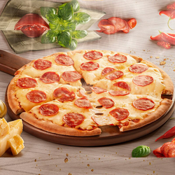 Golden Fresh Beef Pepperoni Large Pizza, 650g