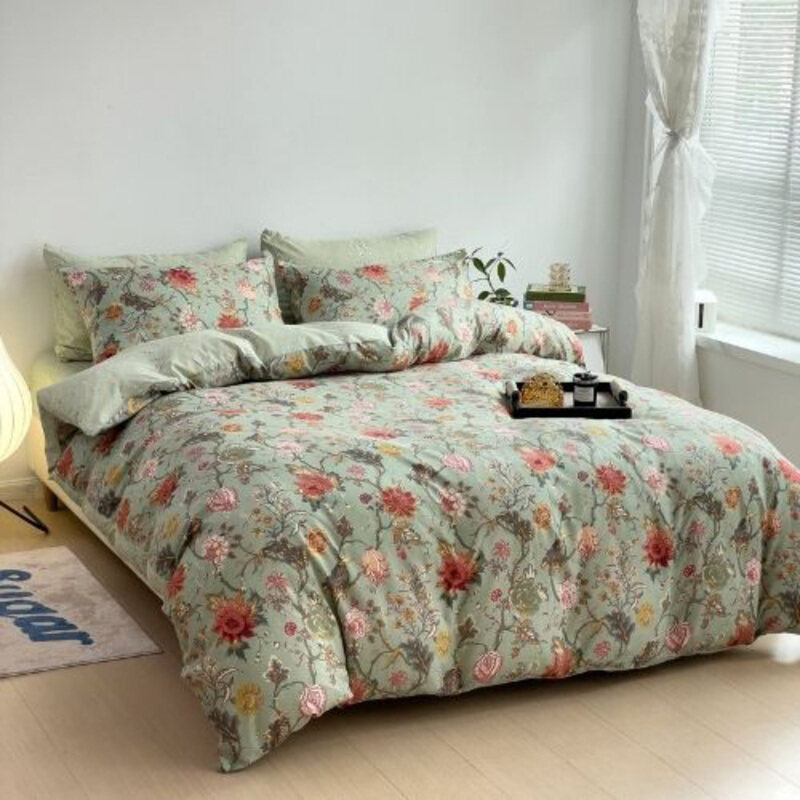 

Luna Home 6-Piece Roses Design Reversible Style Duvet Cover Set, 1 Duvet Cover + 1 Flat Sheet + 4 Pillow Cases, Queen, Multicolour