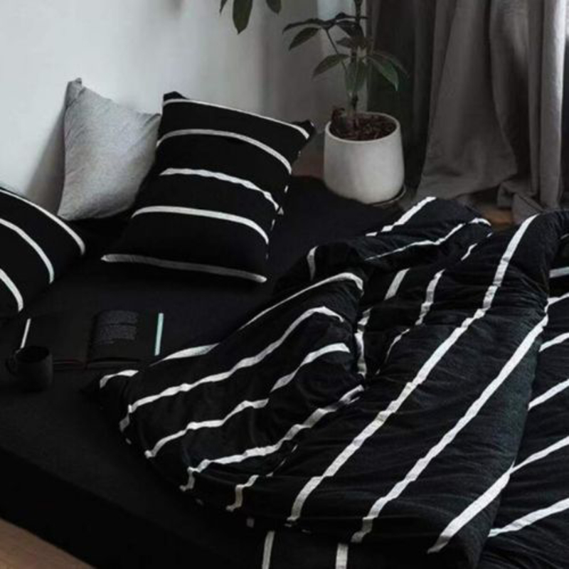 Deals For Less Luna Home 6-Piece Stripe Design Duvet Cover Set, 1 Duvet Cover + 1 Fitted Sheet + 4 Pillow Cases, King, Black/White