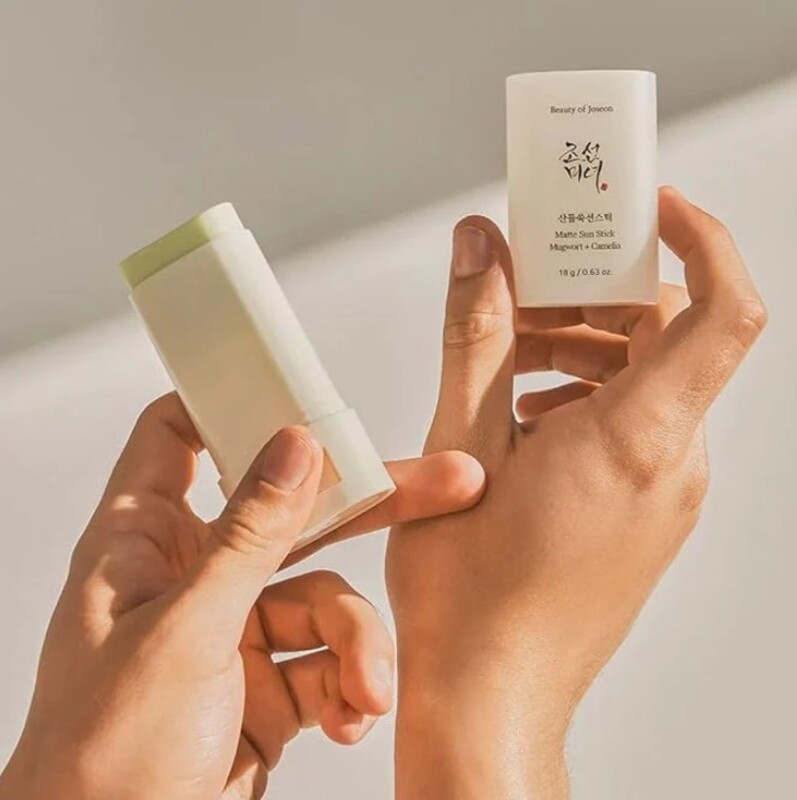 BEAUTY OF JOSEON Matte Sun Stick Mugwort and Camelia SPF50+ PA+++ 18g