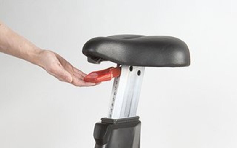 LEXCO COMMERCIAL UPRIGHT BIKE LED LU7