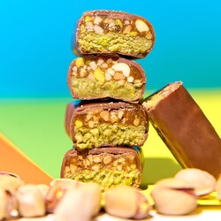 Snaq Fabriq Snaqer Chocolate Protein bar with Pistachio and Caramel No Sugar Added 12x50g