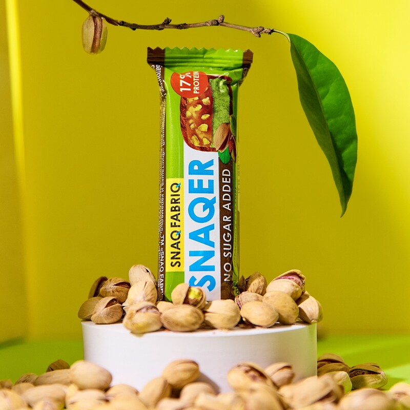 Snaq Fabriq Snaqer Chocolate Protein bar with Pistachio and Caramel No Sugar Added 12x50g