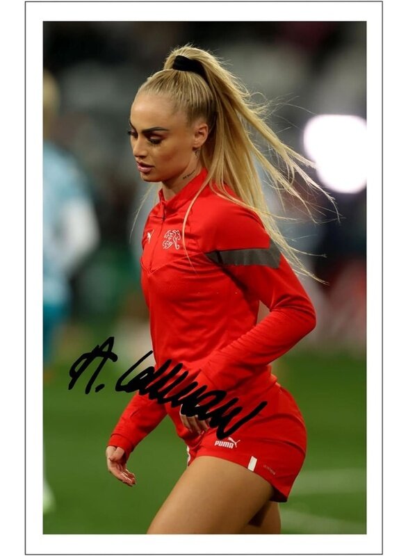 

Home Trove Switzerland Ladies Signed 6X4 Inch Photo Print Pre Printed Signature Football/Soccer Autograph Gift