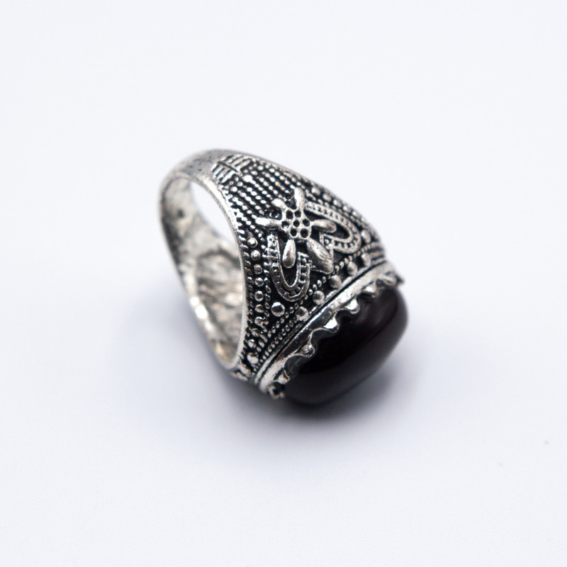 Authentic Natural Agate Crystal Ring with Italian Silver Cover Unisex, Black/Silver