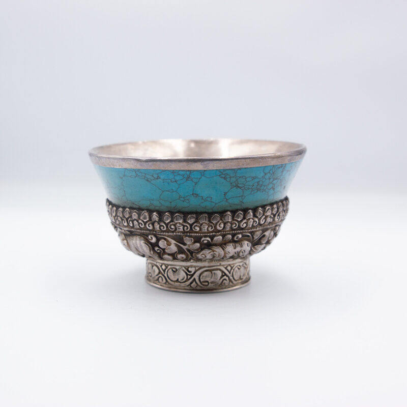 

Generic Bowl Handmade Antique, Silver/Turquoise