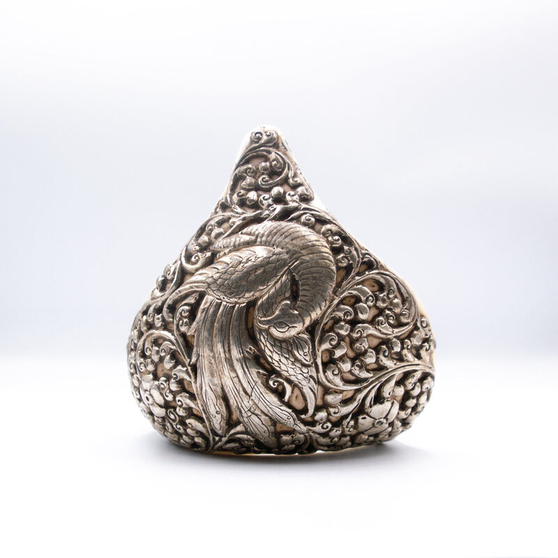 Exquisite Pure Silver Handmade Shell with Peacock Carving for Decorative Purpose, Silver