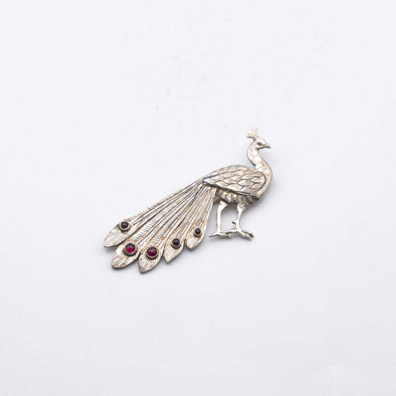 Exquisite 925 Sterling Silver Peacock Design with Red Carnelian Crystals Brooch, Silver