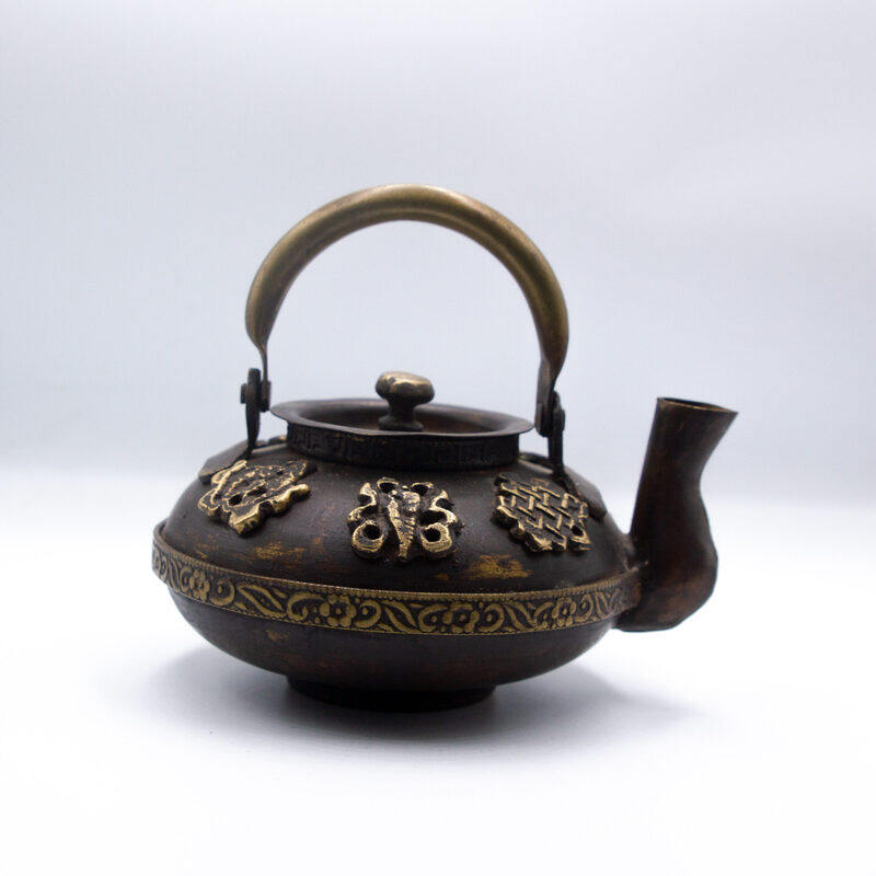 

Generic Exquisite Handcrafted Brass Teapot with Antique Finish, Multicolour