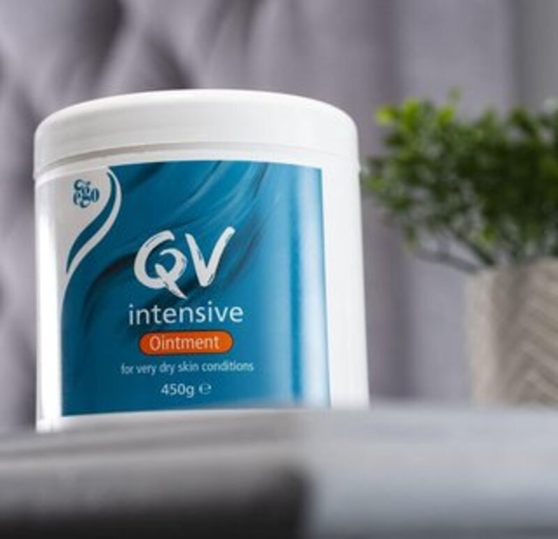 QV Intensive Ointment 450g, Helps to Protect and Soothe Dry and Sensitive Skin, Sting Free, Ideal for Drier Areas