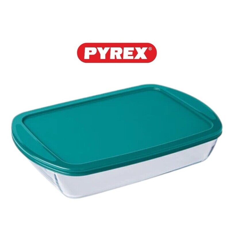 

Pyrex Cook&Store 4.5L Rectangular Roaster with Lid for Versatile Cooking and Storing