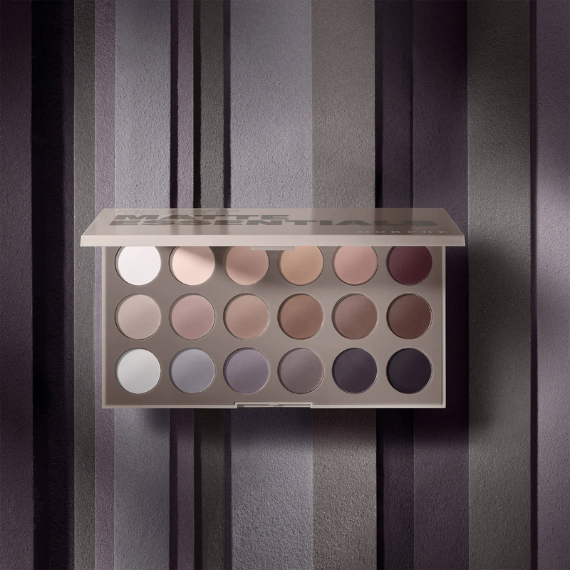 Morphe 18CT Matte Essentials Artistry Palette, Multicolour