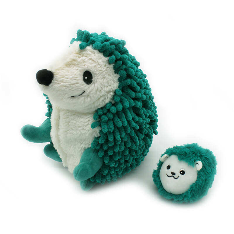 Les Deglingos Piktou hedgehog plush mother and her green baby