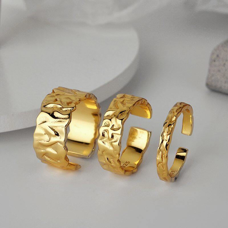 

lussocollezioni Gold Pluck Ring for Personalized Style