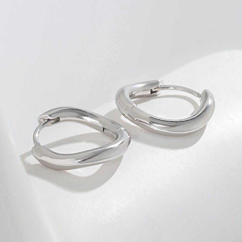 

Lussocollezioni Sabrina Silver Earrings for a Professional Look