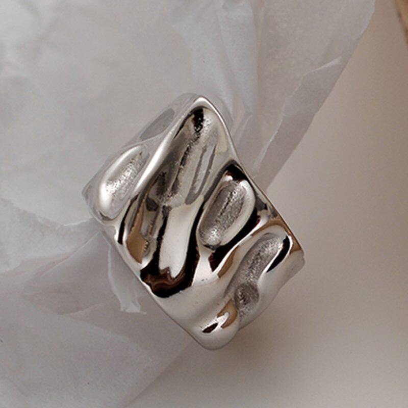 

Lussocollezioni Celeb Silver Ring for Casual Elegance