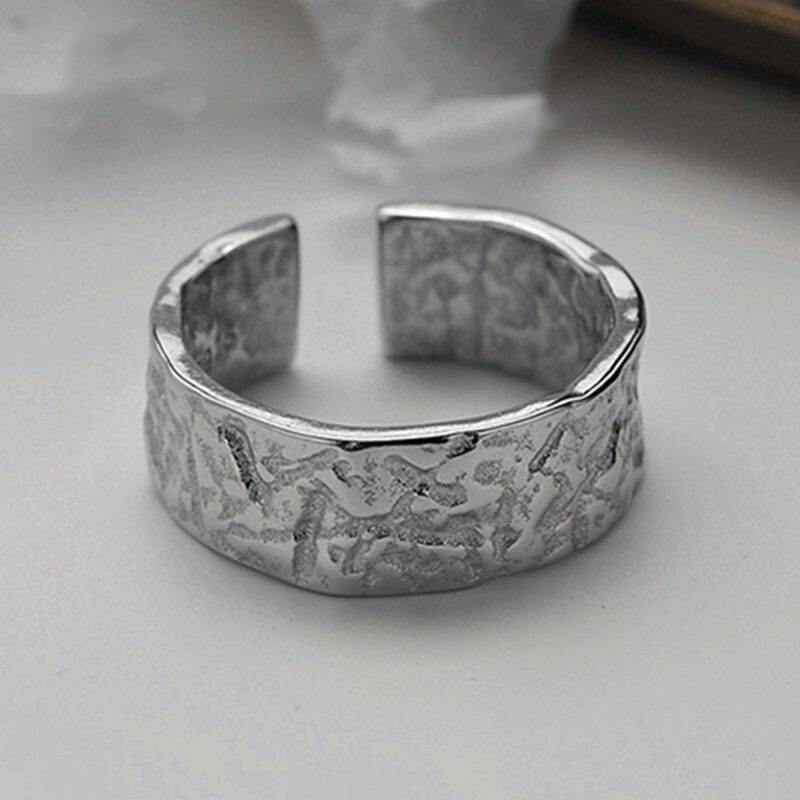 

lussocollezioni Silver Crub Ring with Minimalist Charm