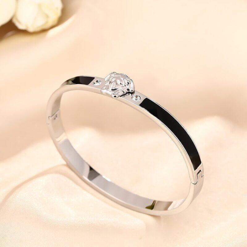 

lussocollezioni Tranquil Shimmer of Elegance