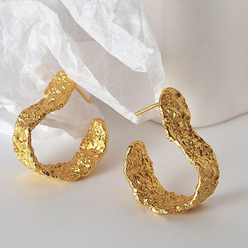 

Lussocollezioni Golden Mystic Glimmer Earrings with a Touch of Sparkle