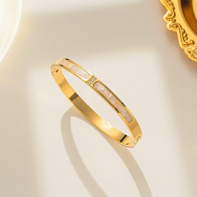 

lussocollezioni Radiant Whimsy of Elegance